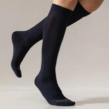 CALZA UOMO LUNGA IN FRESCA VISCOSA 