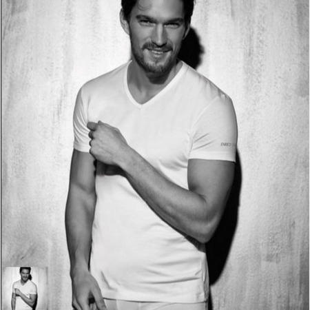 maglia-mezza-manica-cotone-elasticizzato-con-scollo-a-v