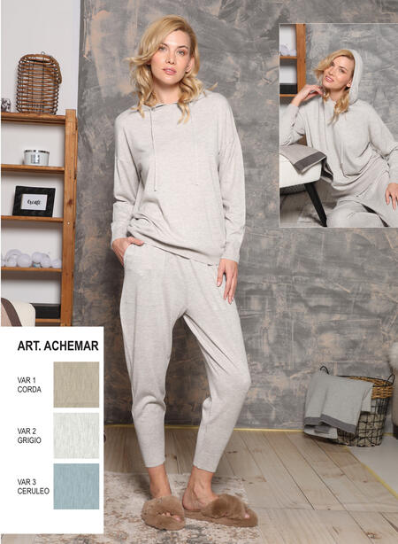 pigiama-donna-manica-lunga-con-cappuccio