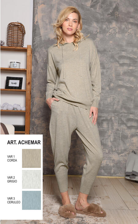 pigiama-donna-manica-lunga-con-cappuccio