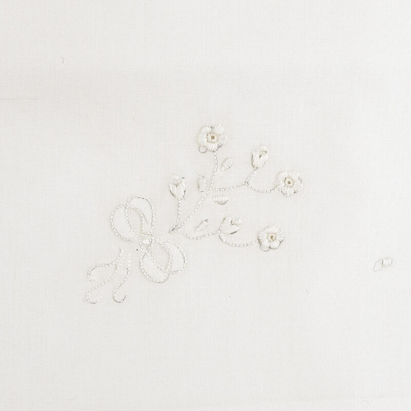 LENZUOLINO CULLA RICAMO A MANO BuyBuy24 Abbilgiamento e Biancheria