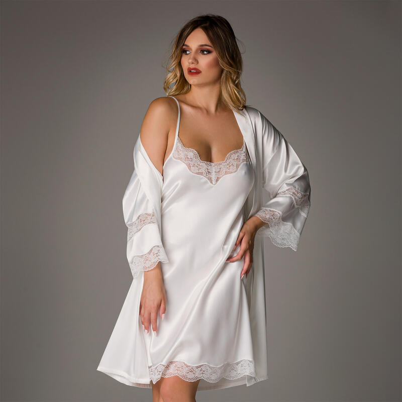 PARURE CAMICIA DA NOTTE+ VESTAGLIA RASO BuyBuy24 Abbilgiamento e Biancheria